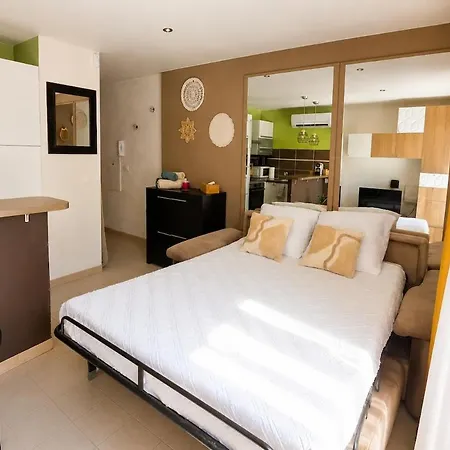 Avec Terrasse Tropicale A 3 Min De La Apartman